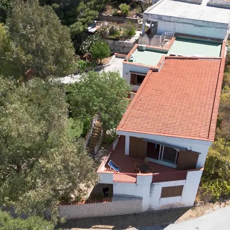 Gina Con Vista Mozzafiato Sul Golfo Di Villa